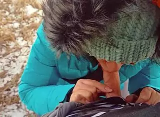 Milf gets cum all over pussy in public pov creampie!