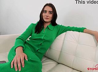 18+ Veronica Church gebogen over Jay Rocks grote pik.