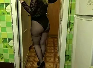i'm strippin' for ya, hot milf in pantyhose n heels