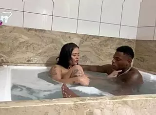 Eu Empurrei O Mastro Nesse Bucetão Gostoso