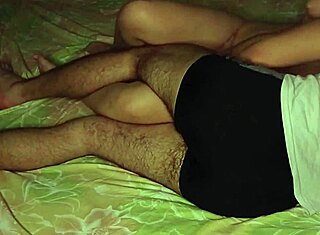 बड़े चुचे हसीना कई बार झड़ती तीव्र आनंद से