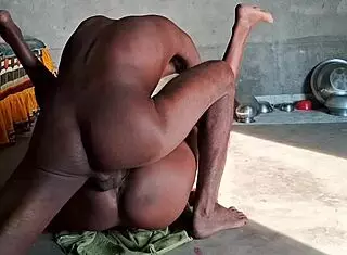 Desi Indian Bhabhi Gets Hard Fuck With Deepthroat!