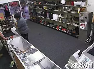 Amateur couple fucks for cash, showing sexy moves 😈 sucking cock hard!