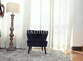 Bobovi transvestiti Angelllurbbys sočna rit v akciji