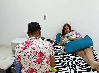 mi hermanastro afeminado me demuestra que es un verdadero hombre en la cama -highlight-