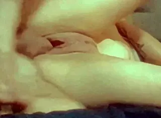 Novinha safada gozando gostoso na foda amadora