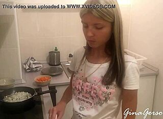 Jeg laver russisk borsjt i køkkenet igen