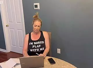 Curvy Milf Danni Jones Receives A Home Visit From Her Fit Masseur For A Relaxing Session