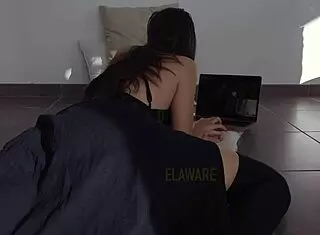 Muslim girl reaches intense orgasm in just minutes of play