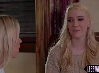 Sapphic Blonde Lesbian Pussy Munching