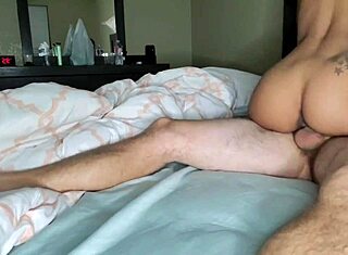 जोजो बड़ा गोरा लंड चूसकर जोश से बिग डिक पर सवार