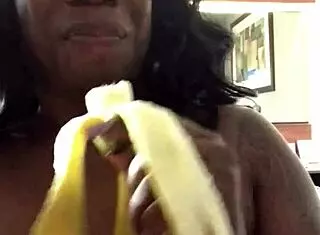 Ebony Black Mama Deepthroats Banana With Gagging And Choking!