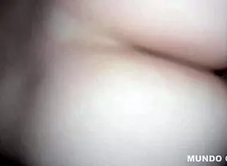 Mulheres casadas fazendo sexo anal e fodendo a buceta com o corno