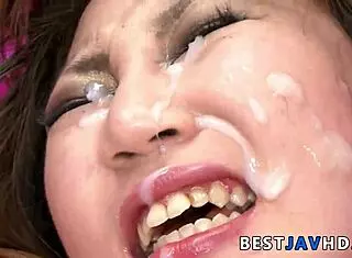Yuria Kano Gets Facial In Group Cumshot.