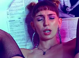 bia romanxxx loves gaping wet pussy with lollipop inside