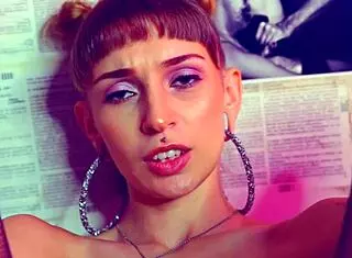 bia romanxxx loves gaping wet pussy with lollipop inside