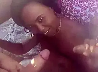 Bela India causes madness on Abricó beach