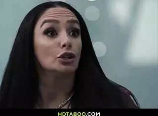 check out this milf swallowing cum in public 😍