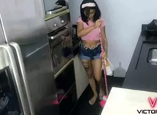 Young maid sucking my big cock?