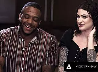 Interracial swingers lure married friend into bisexual threesome 😏