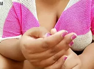 Assam bhabhi shows her big boobs