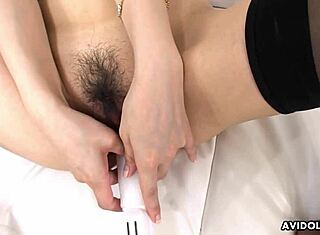 ¡Maldición, Mio Arisaka se vuelve loca con su vibrador sin censura!