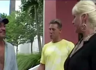 The cougar milf got banged in a threesome group