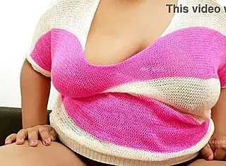 Assam bhabhi shows her big boobs