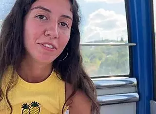 beauty sucks cock on ferris wheel, so wild! 😍