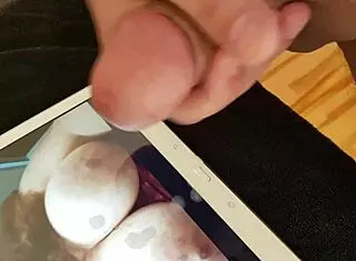 I cum on your pics, elpapi219, as a tribute.