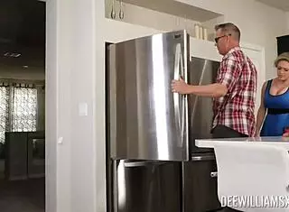 dee williams seduces big dicked repairman?