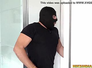 Makcik polis suapkan pencuri dengan tetek besar sebelum kongkek kuat