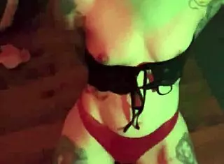 my girlfriend sandraxo1 gives blowjob while bound