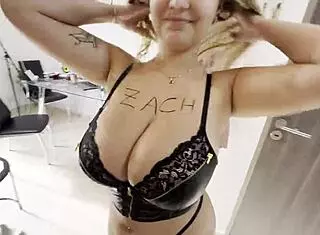 Stepsister visits for deepthroat fun