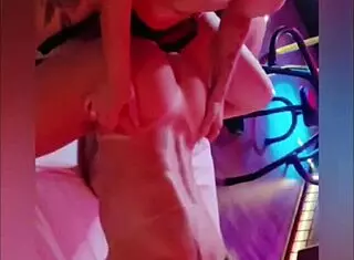 Eu comi a amiga e ela me comeu, amiga tem um grelo muito grande