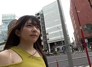 Japanese Beauty JD Turns Wild at Job Fair Event