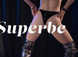 Serena Wood tańczy nago, odsłaniając idealne krągłości w klubie nocnym