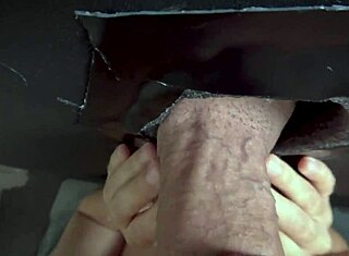 ultra közelről gloryhole szopás női nézőpontból, olyan forró