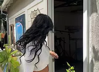 Queenie Sateen Rocks It!