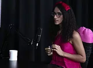 The clients' fetish involves seeing her orgasm and requests for domination or submission - espaguete transsexual sheer red