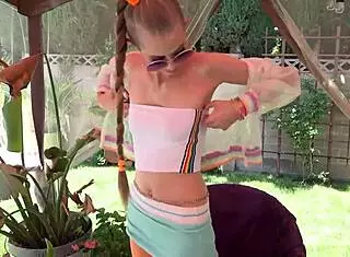 Skinny babe met guy online for nasty anal.