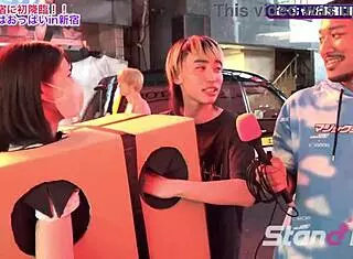 what's inside this mysterious box in shinjuku? 😊