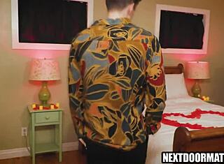 Γεια, ομοφυλόφιλο ζευγάρι γαμάει δυνατά την ημέρα του Αγίου Βαλεντίνου.