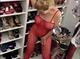 Flashing naughty snaps during sexchallenge!