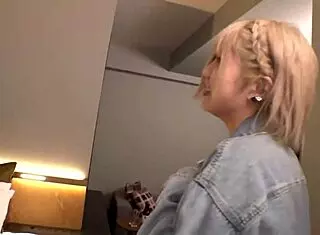 hey！please！panty！街中でローター入れるはパンツ脱がすわの超ドmイジり！1杯ひっかけsex準備完了！既にパイパンマ コは感度ビンビン！ぴくぴく痙攣大量潮吹き！舌ピが気持ち良すぎる限界喉奥イラマ！「ち ち 入れて下さい」おねだり従順ドm！「ぎもぢいぃぃ」バックで首●め膣圧最圧！！スリムで綺麗な体を貪りつくし中出し上等！緊●上等の激イキsex！