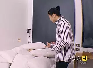 Su Qing Ge Orgasms in Horny Hotel Oral Session