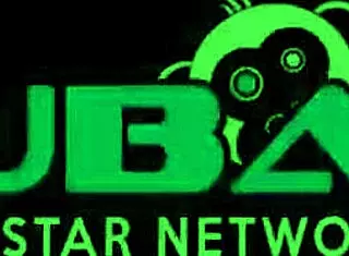 Sarah blows her guy in the jacuzzi, all wet and horny