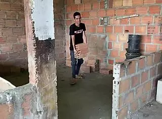 Первый раз долблю тугую задницу моей латиноамериканской босса дома.