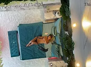 i love watchin monika fox posin naked, her piercd nipples n fake tits lookin hot on da bed