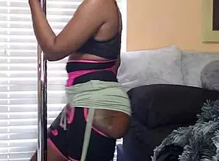 naej ae, twerk that ass and grind pussy on pole?